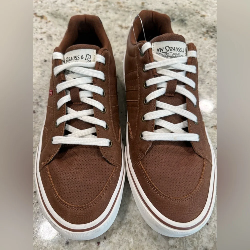 Levi's Men's Charter Brown and White Sneakers “NWOT”